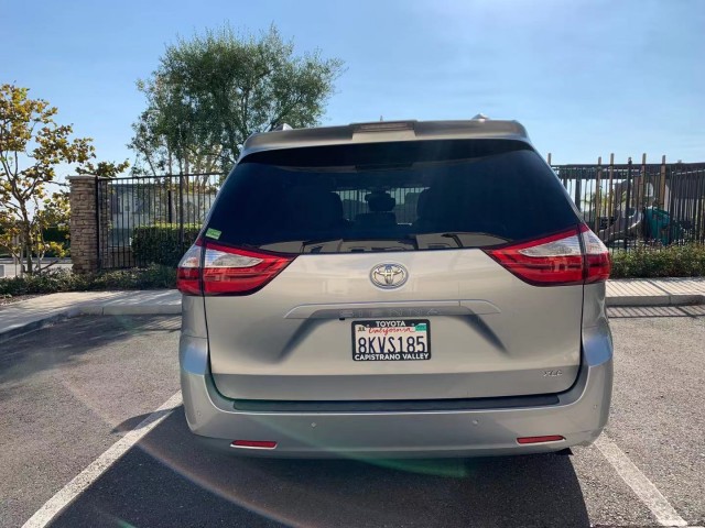 2019 Toyota Sienna XLE