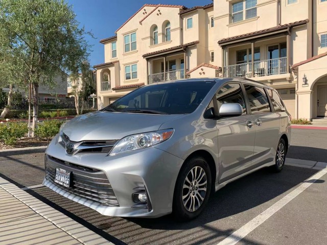 2019 Toyota Sienna XLE